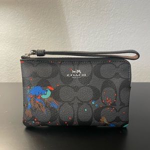 Signature Coach Wristlet in Bird Print